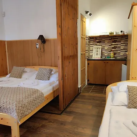 Egri Apartment *